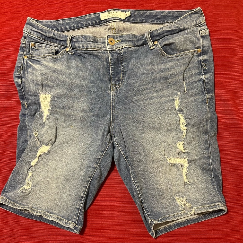 Torrid Distressed Jean Shorts Size 18